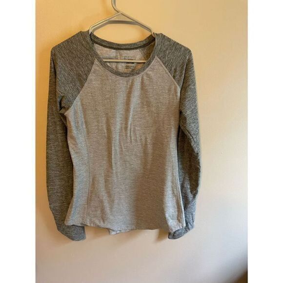 The North Face Women’s Gray Long Sleeve T-Shirt (SZ S/P) - Picture 1 of 3